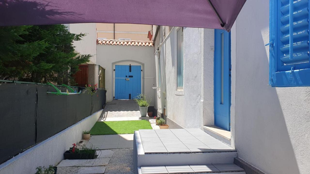 Holiday Home Blue Door In Pula Luaran gambar