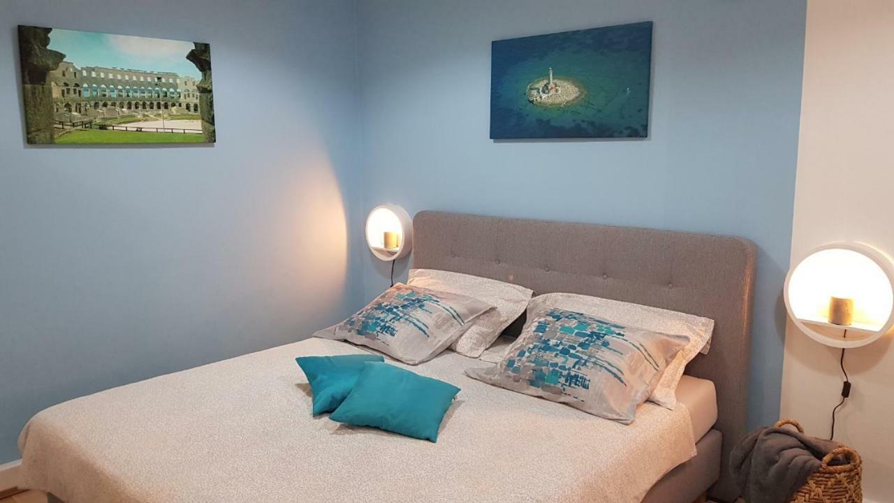 Holiday Home Blue Door In Pula Luaran gambar