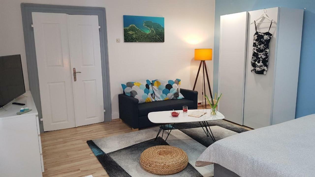 Holiday Home Blue Door In Pula Luaran gambar